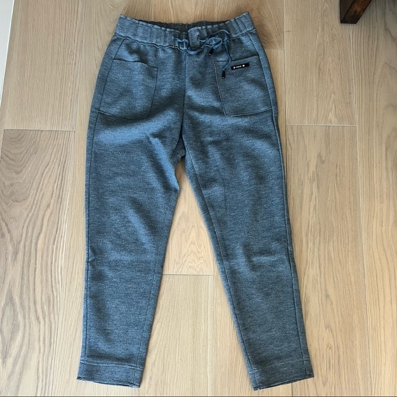 New NWOT gray joggers elastic waist size medium causal pants stretchy - Picture 1 of 7